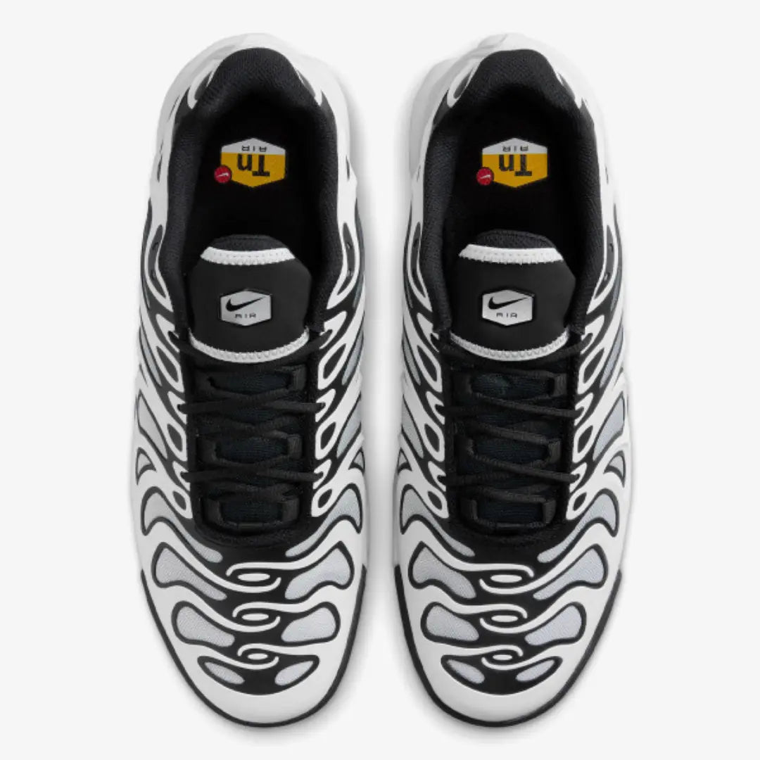 Nike TN Drift Summit White/Black patike – zadnji dio i profil patike