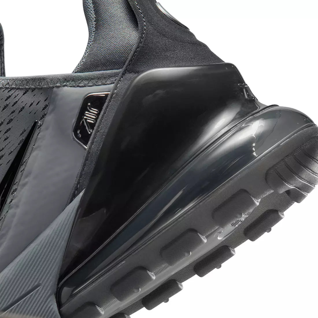 Nike Air Max 270 Premium Smoke Grey – detalj crne pete i Air jedinice